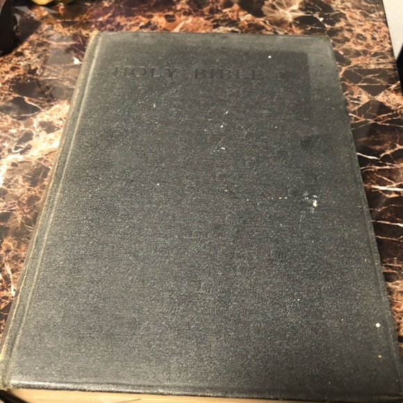 Holy Bible - Picture 13 of 16